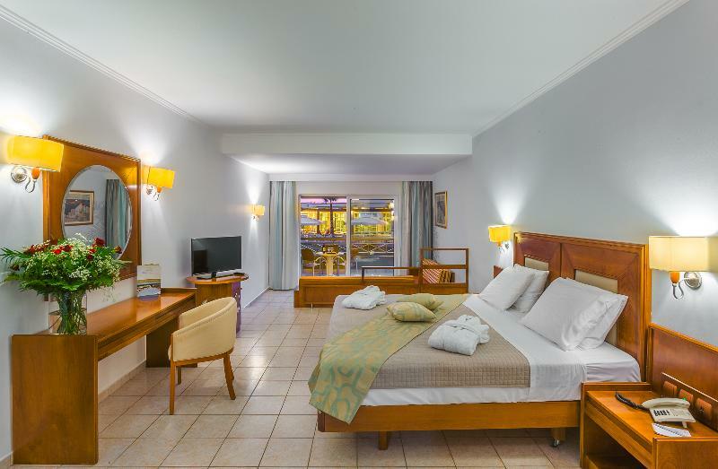 Kipriotis Maris Suites Псаліді Екстер'єр фото